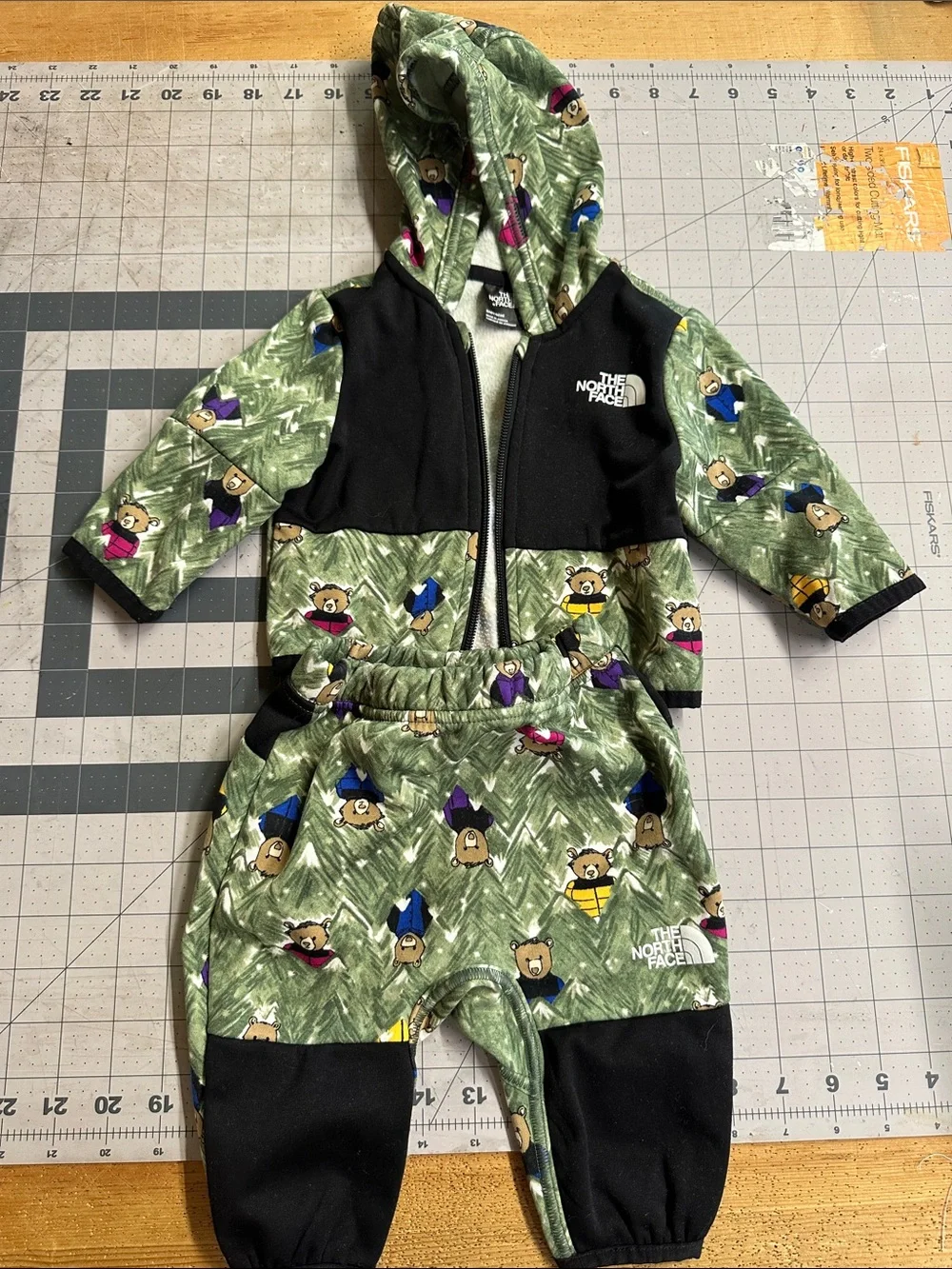 The North Face Green Bear-Print Hooded Footie Set